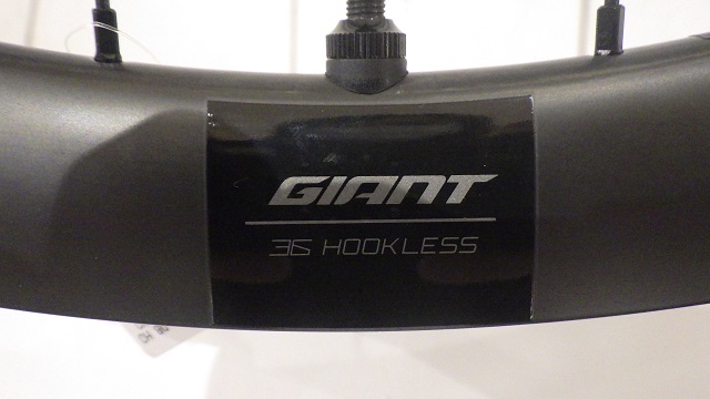 フックレスカーボンホイール SLRシリーズのご紹介！ ｜ ジャイアント