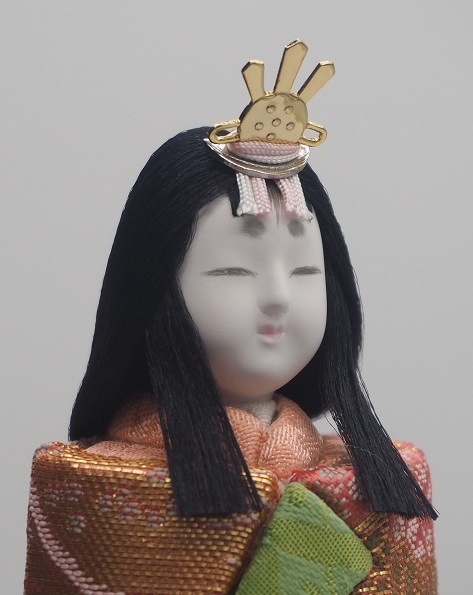 創業明治11年の人形専門店。寿月すみたやの雛人形。金林真多呂作 春桜雛