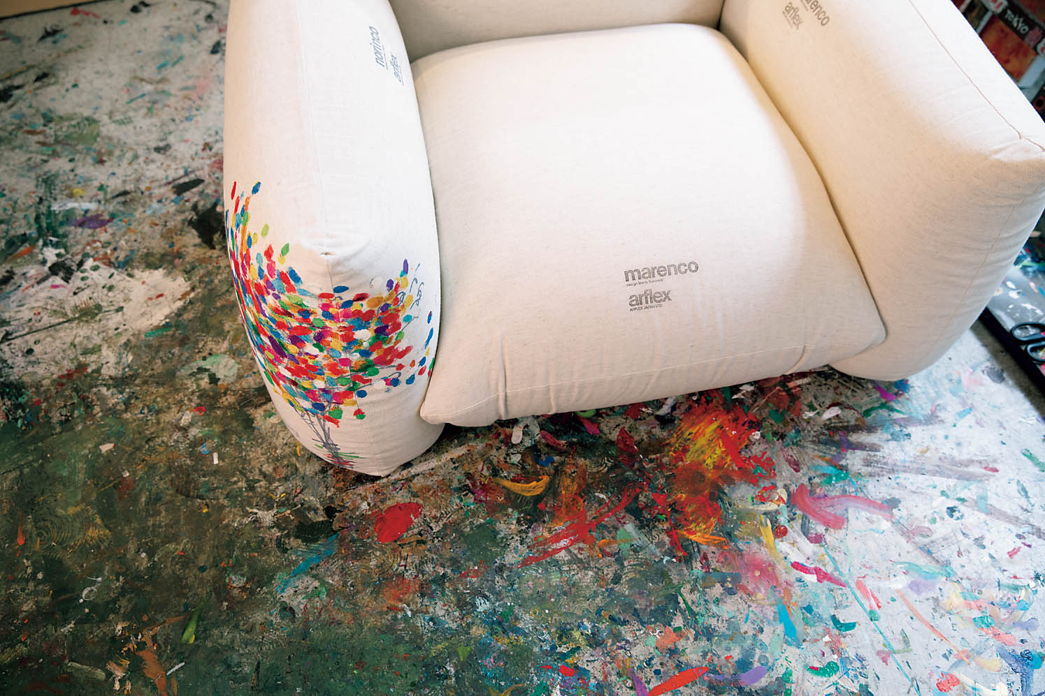 木梨憲武が傑作ソファ「マレンコ」をアート作品に昇華！ | GOETHE