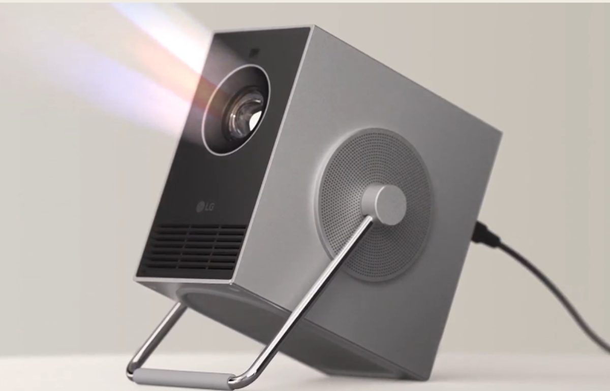 持ち運べる＆高画質！ 超小型4Kプロジェクター「LG CineBeam Q」 | GOETHE
