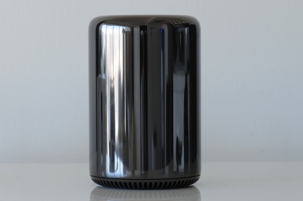 Mac Pro (Late 2013)】外側だけではなく、ケースの内側にある基板さえ