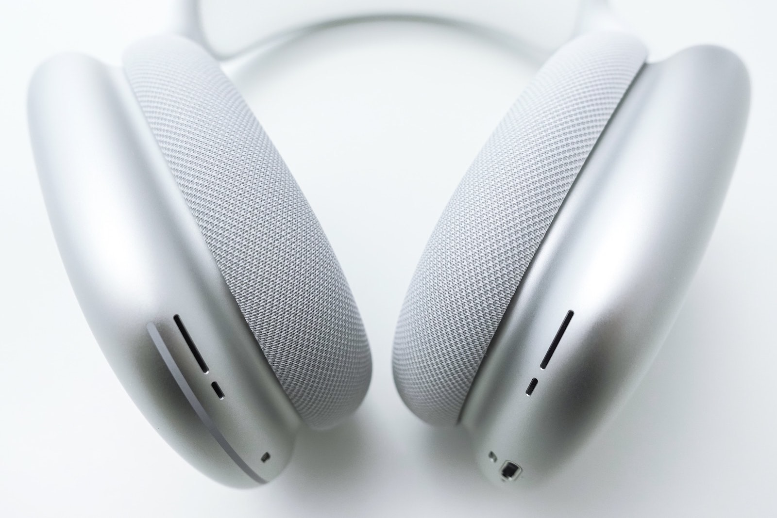 俺、歓喜】新型AirPods Max 2、待望の軽量化＆折畳構造を採用か | ゴリミー