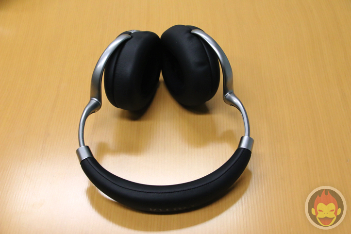 レビュー】世界最先端のBluetoothヘッドホン「Parrot Zik 2.0」の外観