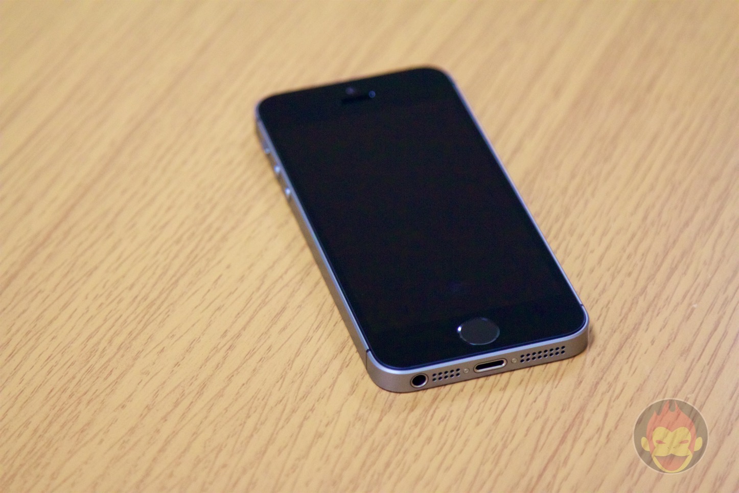 レビュー】「iPhone SE / 64GB / スペースグレイ」を入手！片手で操作