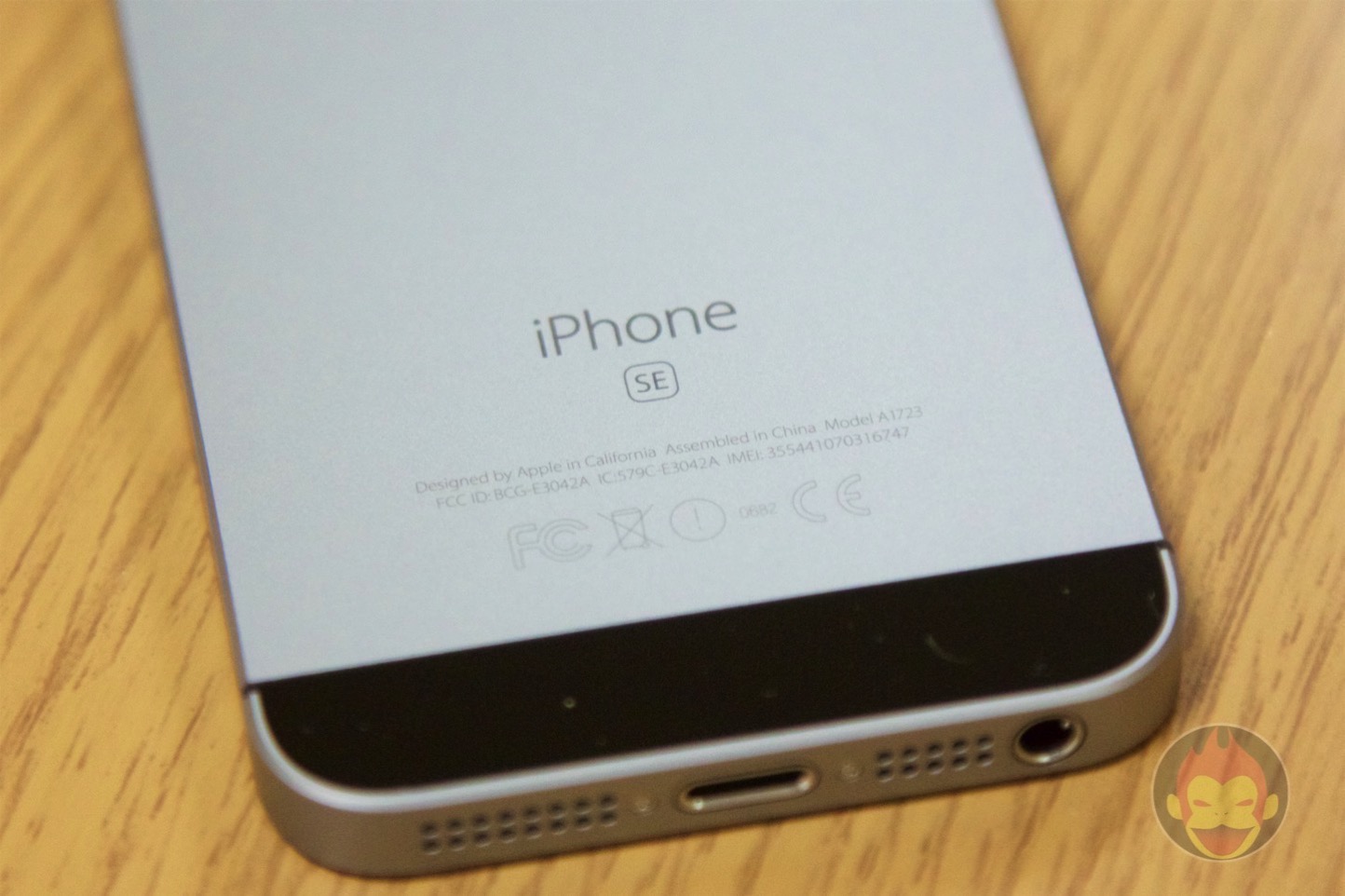 レビュー】「iPhone SE / 64GB / スペースグレイ」を入手！片手で操作