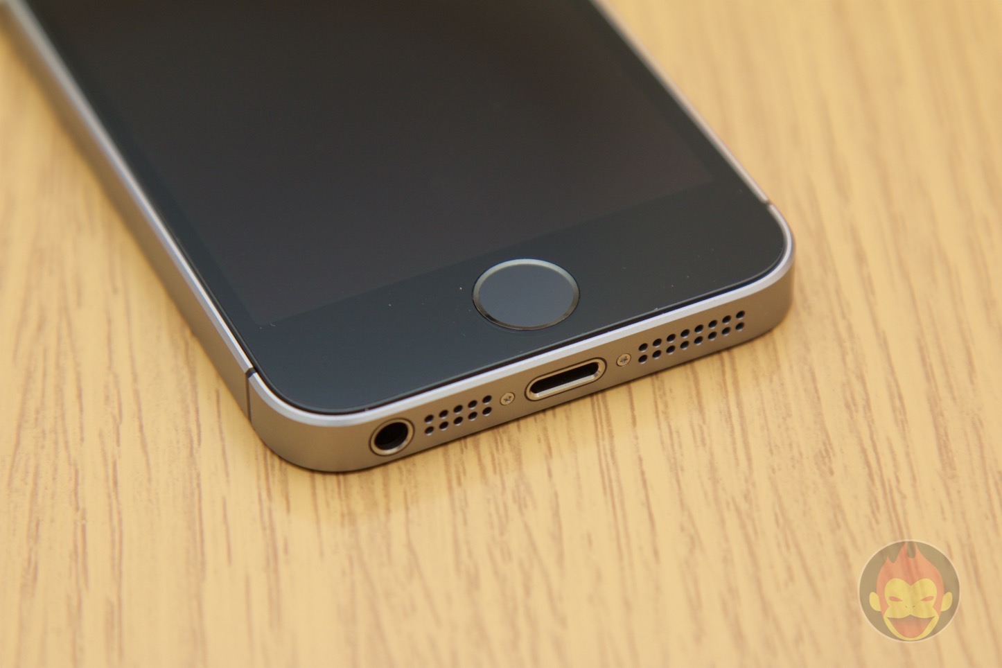 レビュー】「iPhone SE / 64GB / スペースグレイ」を入手！片手で操作