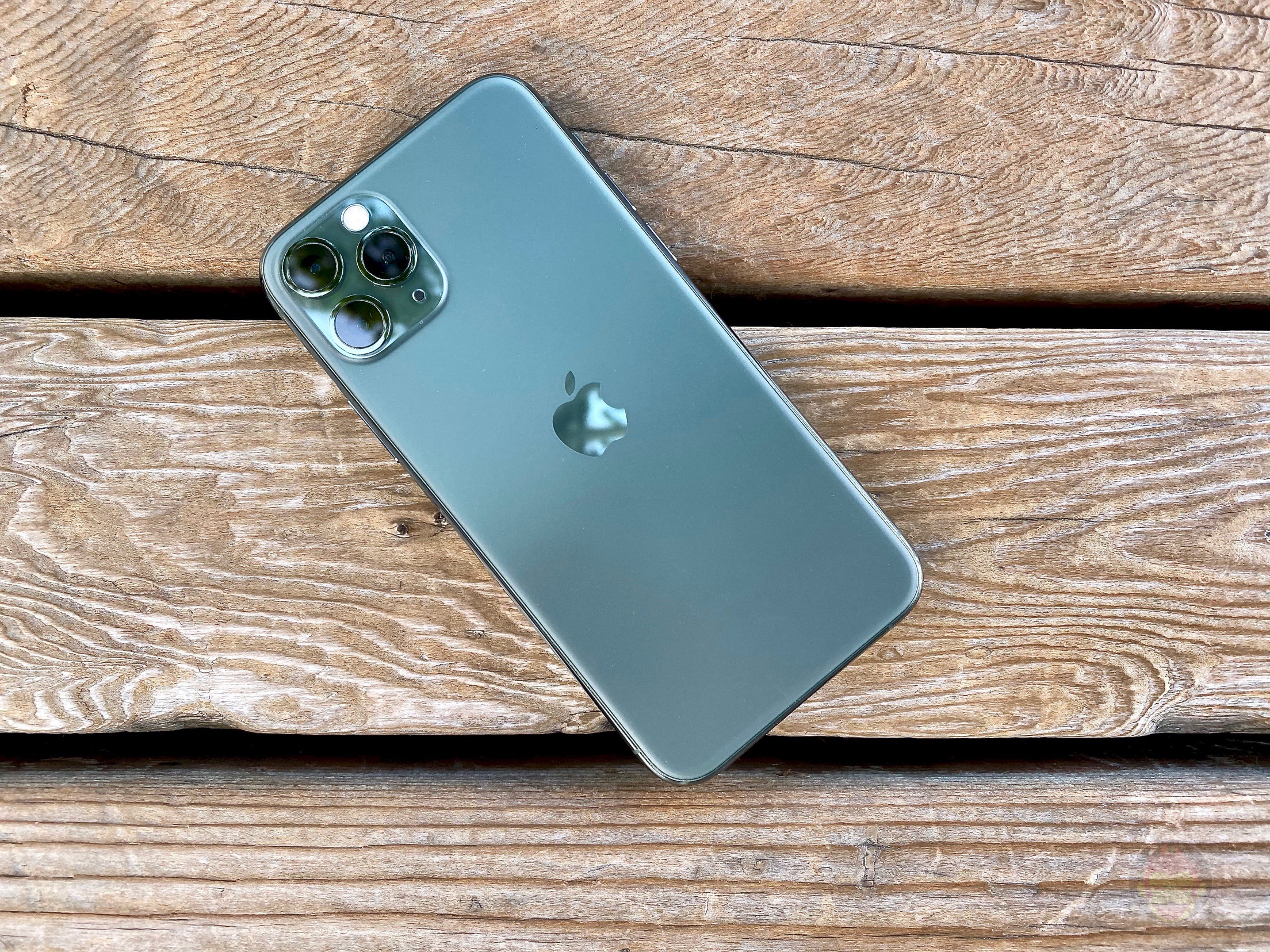 iPhone 11 Pro ミッドナイトグリーン ファーストインプレッション