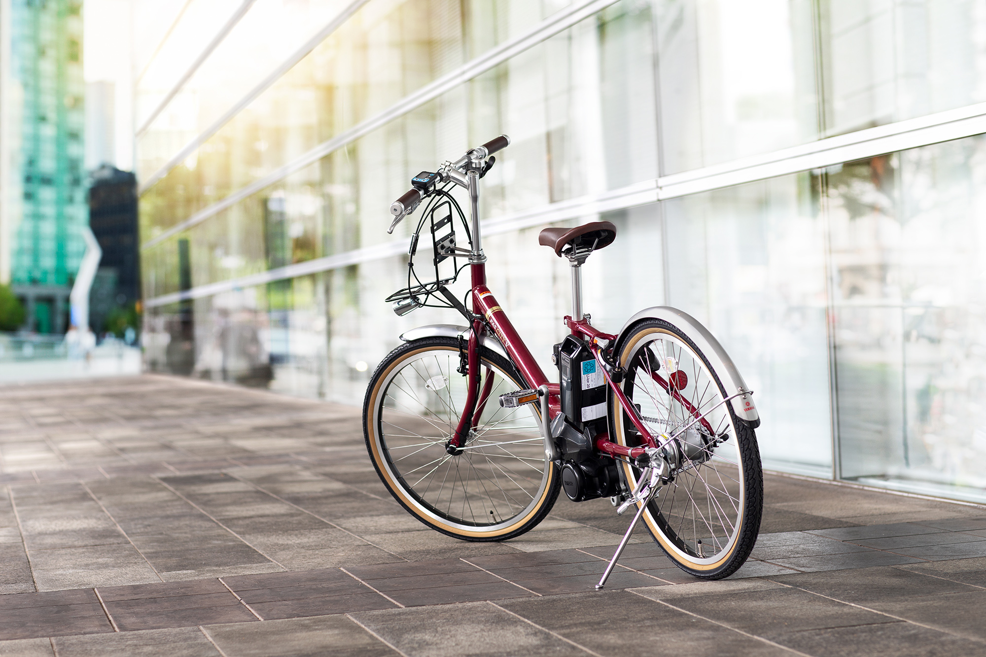 スタイリッシュなデザインと本格的な走行性能を備えた24型電動アシスト