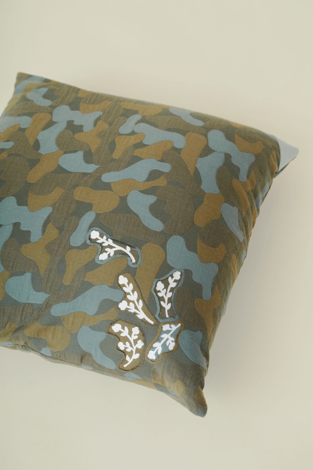 sleeping flower クッションカバー - minä perhonen
