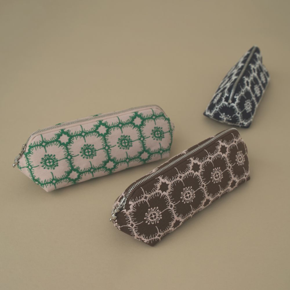 medium_3_Zwupcomj_O7_Dwx_Nw_E1