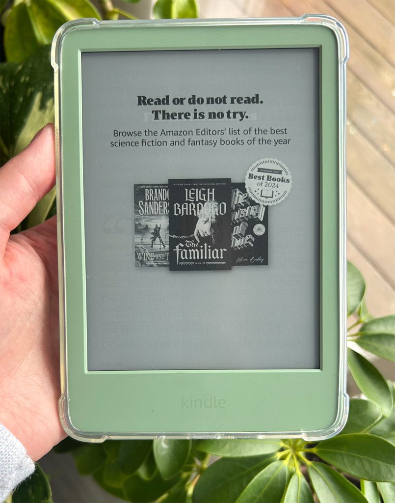 Reviewing My First Kindle! The Matcha Green Generation 11 | Green