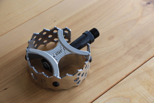 CRUPI MINI ROUND PEDAL オールドスクールなフラットペダルです