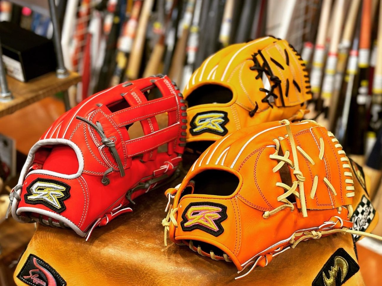 軟式グローブ】革がいいメーカー5つをグラブのプロが厳選！