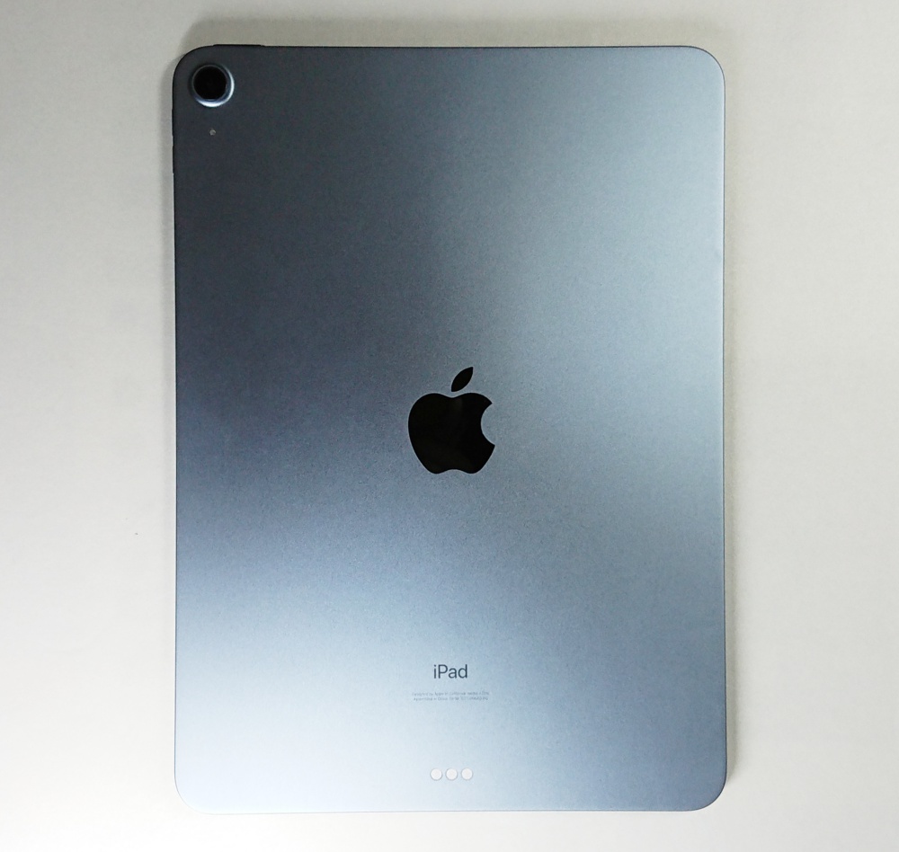 iPad Air 第4世代の人気カラー「スカイブルー」とApple Pencilの