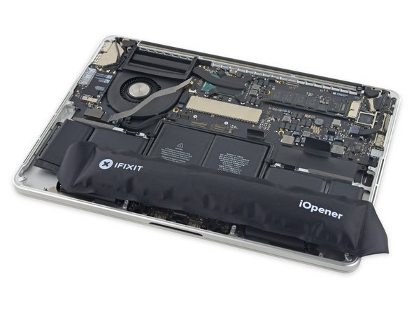 MacBook Pro 13インチ Retina Display Early 2015 のバッテリーの交換