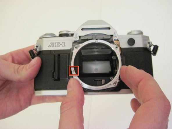 Canon AE-1 SLR レンズマウントの交換 - iFixit 修理ガイド
