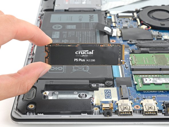 Dell Inspiron 5570 SSDの交換 - iFixit 修理ガイド