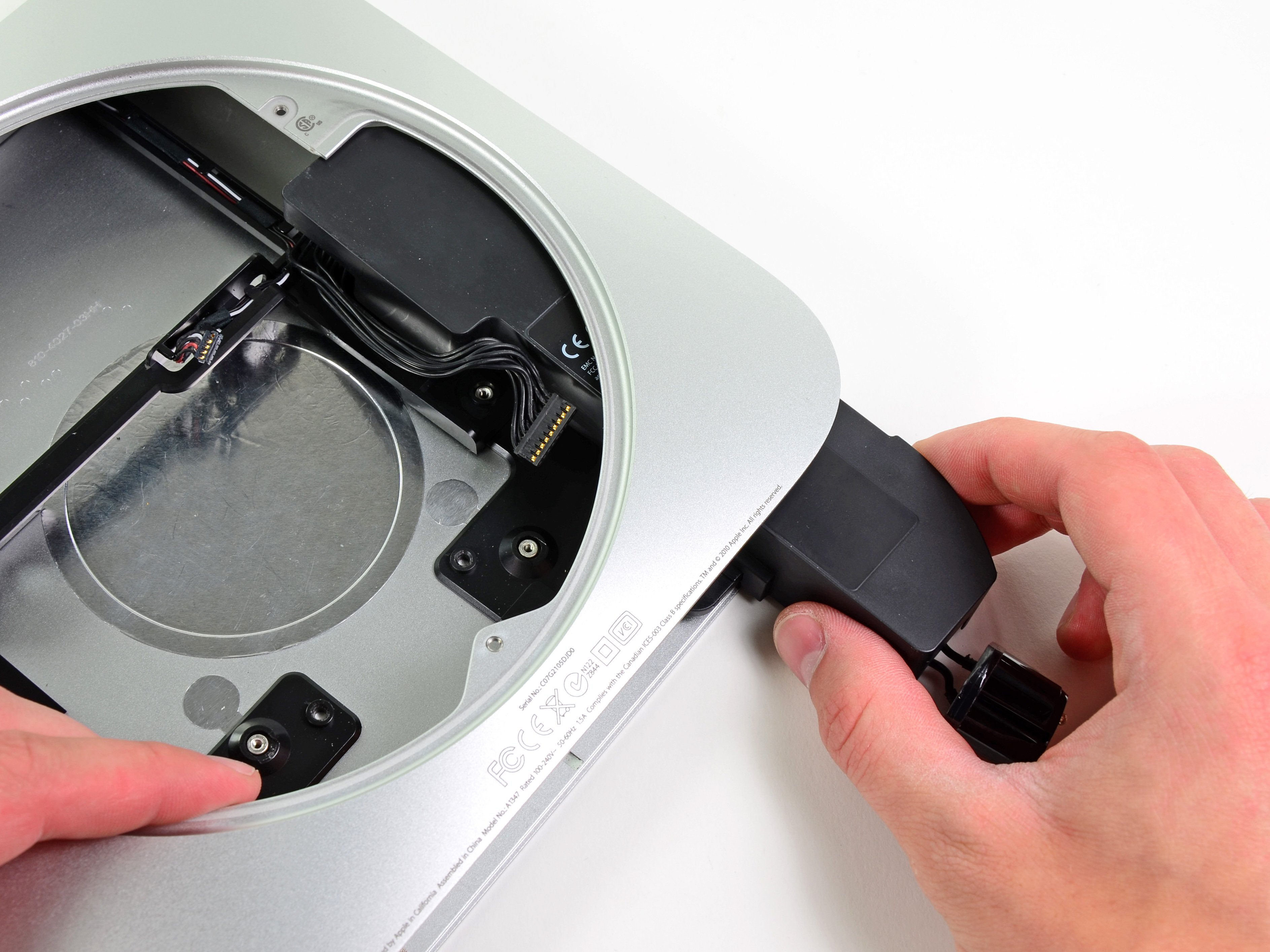 Mac mini Late 2012の電源の交換 - iFixit 修理ガイド