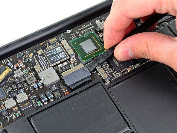 MacBook Air 11インチMid 2011 バッテリー交換 - iFixit 修理ガイド