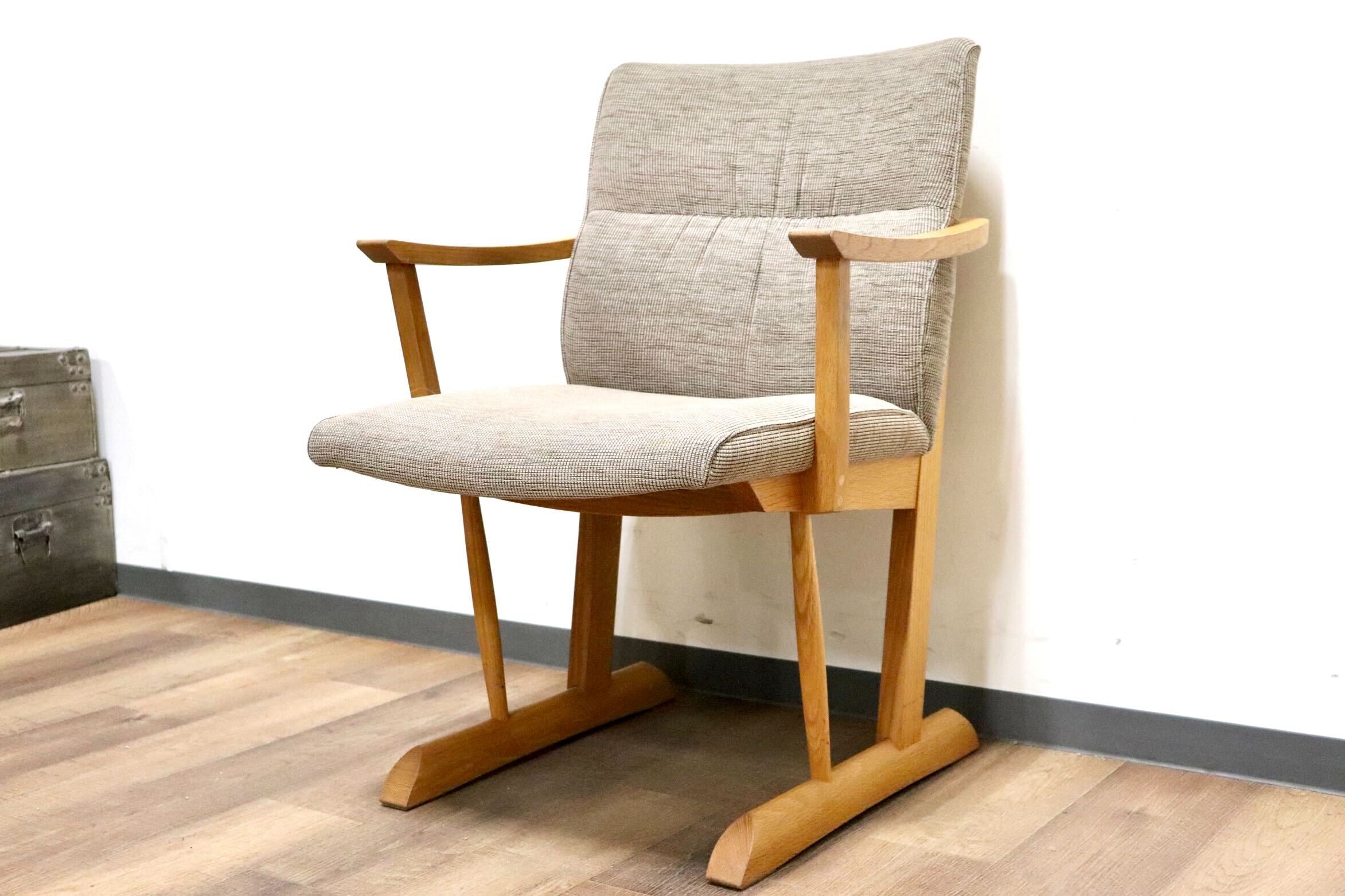 GMHH130B○飛騨産業 / HIDA キツツキ KAYA ダイニングチェア アーム