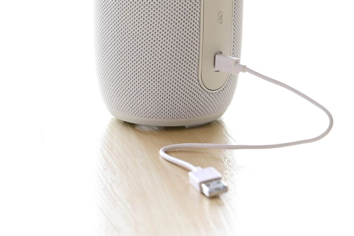 Sudio『F5 Pro』レビュー｜コレ1台で家でも外でも楽しめるポータブル