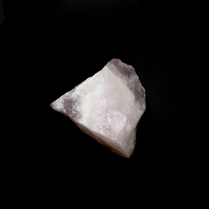 ローズクォーツ原石《59mm×50mm/105g》 – 【パワーストーン専門店