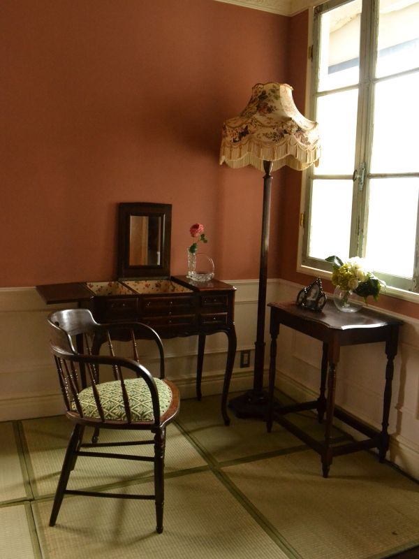 アンティークのスタンド照明、花柄シェードのフロアランプ(k-1028-f