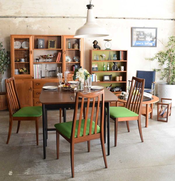 Schreiber社のコーヒーテーブル、イギリスから届いたガラス天板が使い