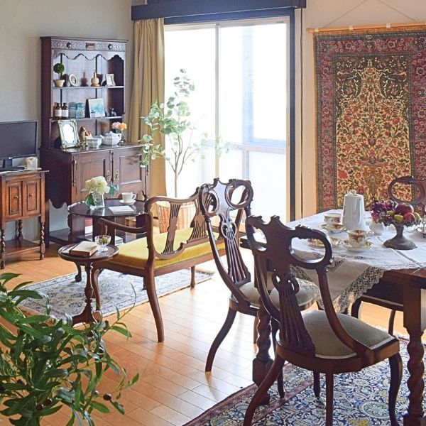 ロイヤルアルバート社のアンティークカップ＆ソーサートリオ（オールド