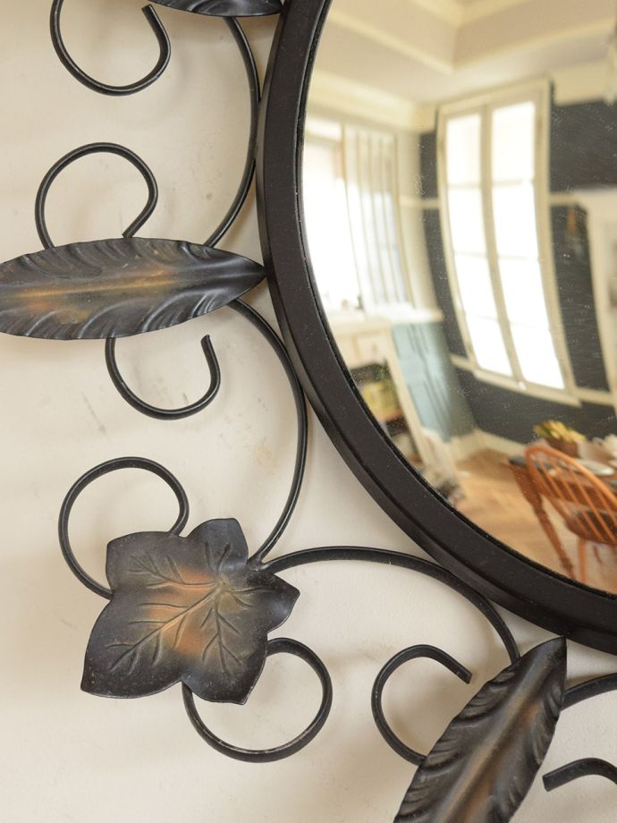 イギリスのアンティークミラー、お花＆葉っぱのデザインがおしゃれな凸