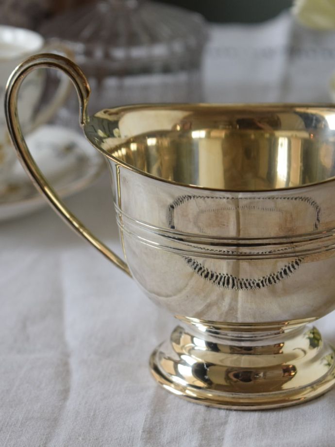 イギリスで見つけた銀のシュガーボウル、アンティークシルバープレート