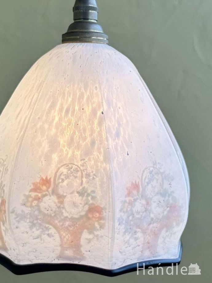 英国アンティークガラスのペンダントライト、フラワーバスケットが描か