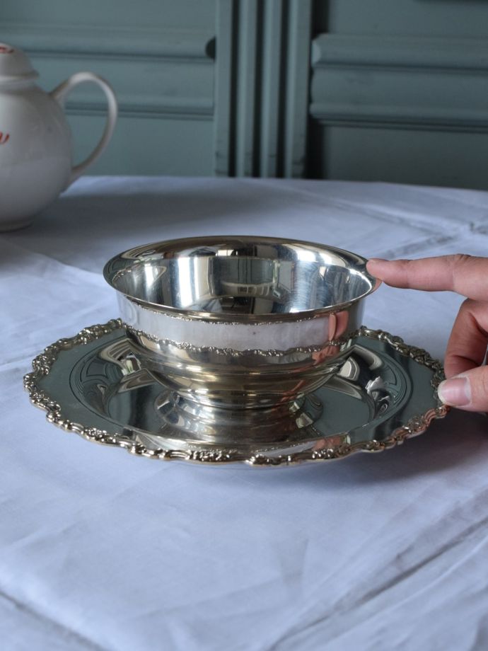 英国のアンティーク銀食器、シルバープレートのグレイビーボウル