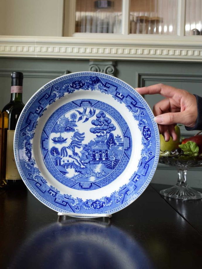 英国アンティークのおしゃれな皿、ウィローパターンのディナープレート