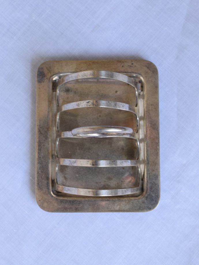 英国の朝食に欠かせないシルバープレートの食器、写真立てに使える