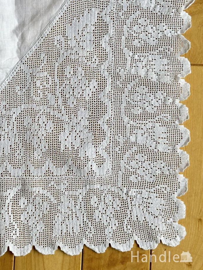 フランスから届いたアンティーク雑貨、美しいフィレレースのテーブル