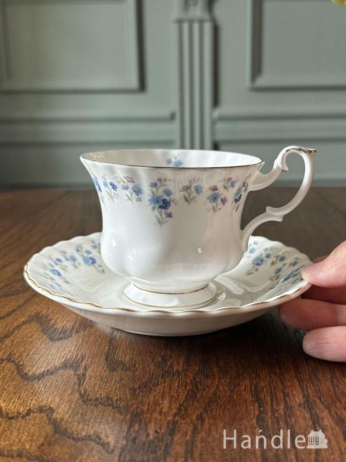 ロイヤルアルバート社のアンティーク食器、勿忘草のメモリーレーンの