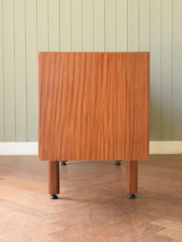 北欧スタイルのおしゃれな書斎机、White＆Newtonのビンテージデスク(m