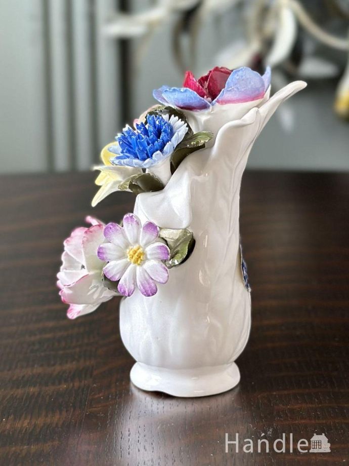 ロイヤルドルトン社のアンティーク陶花、ボーンチャイナの卓上花(m