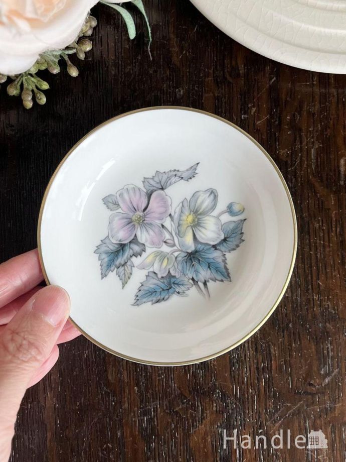 英国から届いたロイヤルウースターの小皿、お花が描かれたアンティーク