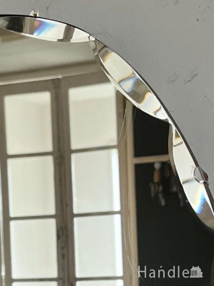 英国アンティークの壁かけ鏡、オーバル型のカッティングミラー(m-9015