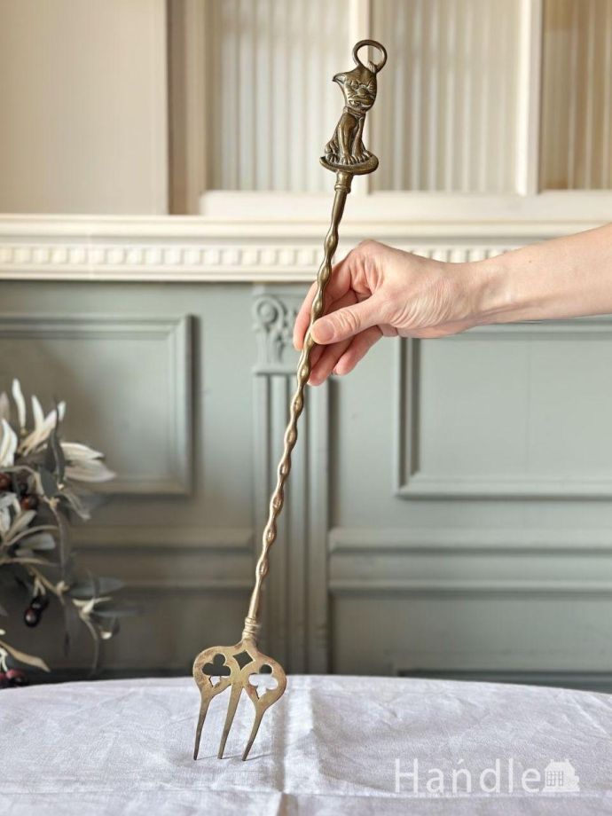 イギリスで人気キャラクターのボンゾ犬！真鍮製アンティーク暖炉