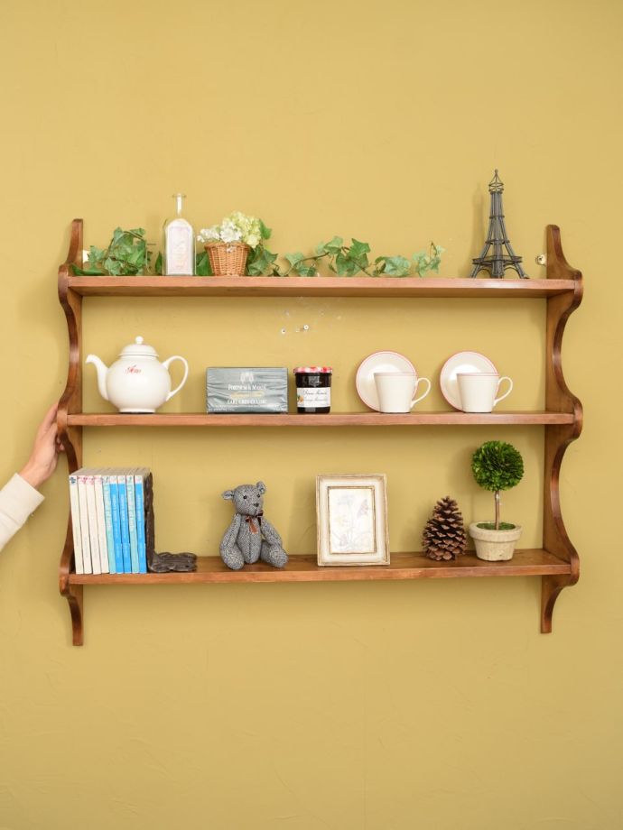 英国アンティークのおしゃれな飾り棚、オールドパイン材のウォール