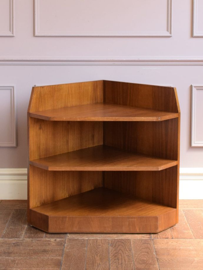 おしゃれなビンテージのコーナーシェルフ、ミッドセンチュリーの