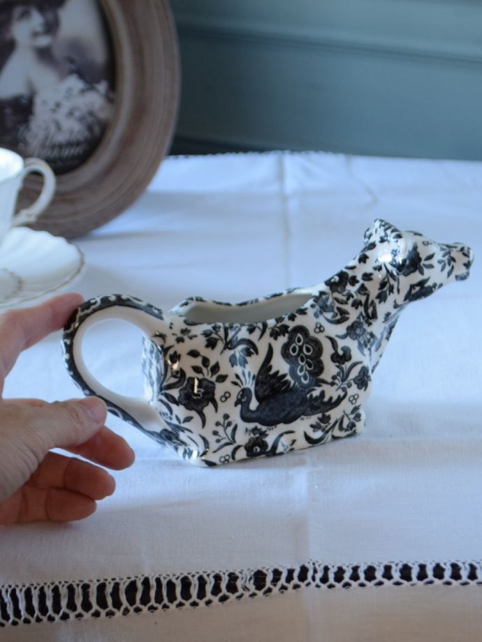 英国バーレイ社のブラックリーガルピーコックのカウクリーマー(n1-442