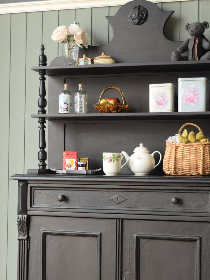 シャビーシックでおしゃれなフレンチキャビネット、アンティークの