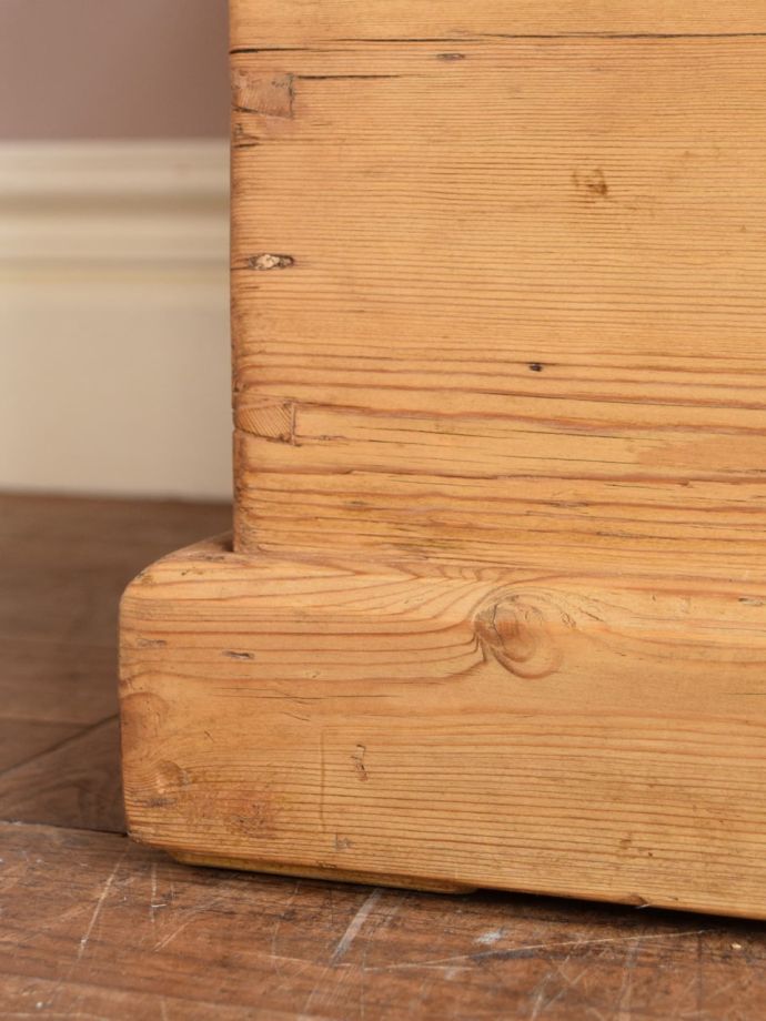 英国アンティークのボックス収納家具、オールドパイン材のブランケット