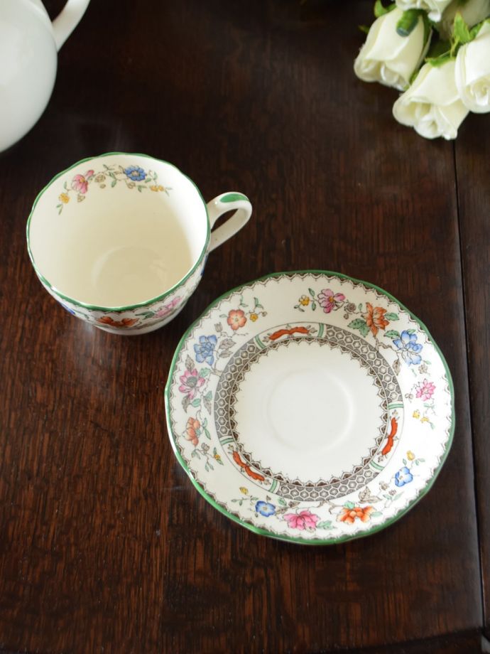 英国のアンティーク陶磁器、コープランドスポードのChinese Rose