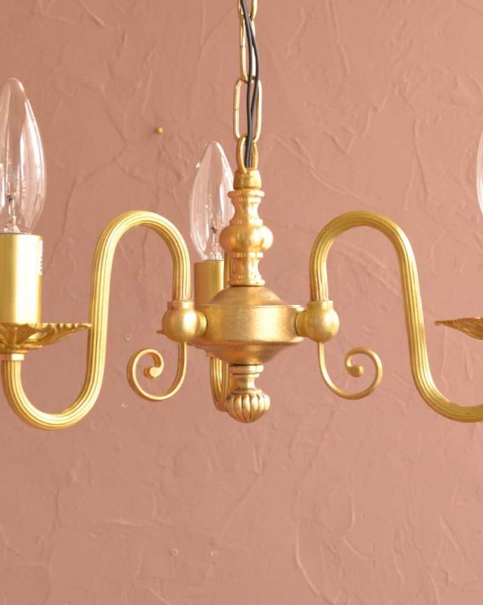 アンティーク風の真鍮製シャンデリア（3灯・電球なし）(cr-513-g