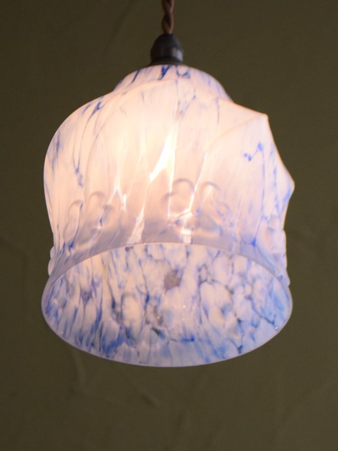 イギリスから届いたペンダントライト、爽やかなブルー色のアンティーク